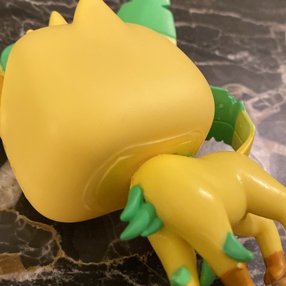Leafeon Pokemon Funko Pop (866) - Lightly Used with Original Box - Picture 15 of 15